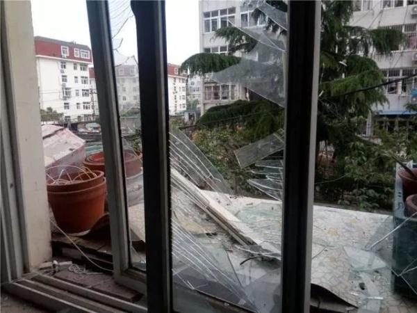突發(fā)！青島一居民樓發(fā)生爆燃！已造1人死亡，7人受傷！3公里外有震感…
