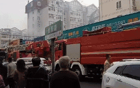 突發(fā)！青島一居民樓發(fā)生爆燃！已造1人死亡，7人受傷！3公里外有震感…