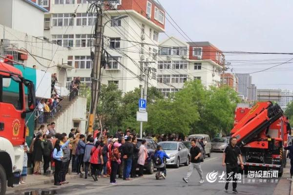 突發(fā)！青島一居民樓發(fā)生爆燃！已造1人死亡，7人受傷！3公里外有震感…