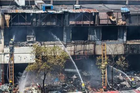 煤氣罐有沒忘關(guān)閥門? 爆燃事故給餐館沉重警示